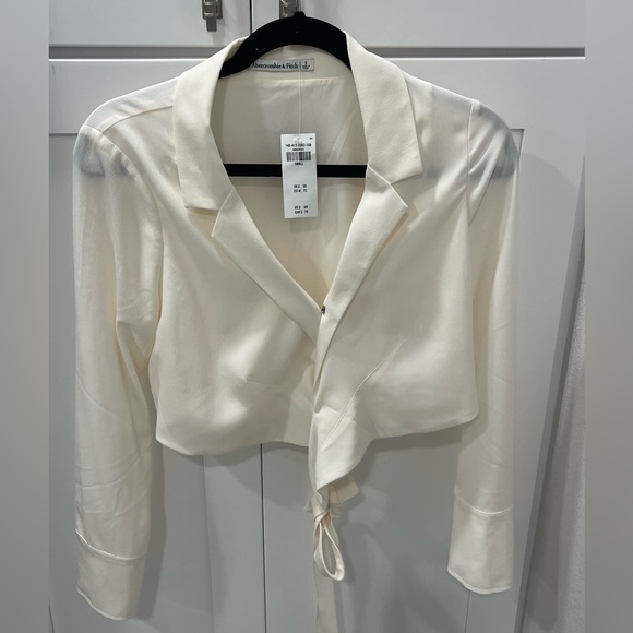 Abercrombie & Fitch Long-Sleeve Wrap Blazer Top - Picture 1 of 3